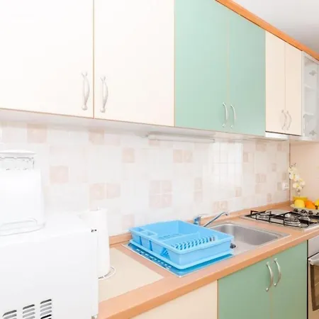아파트 Fiorella- One Bedroom With Terrace And City View *