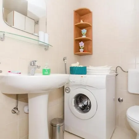 Fiorella- One Bedroom With Terrace And City View Διαμέρισμα *