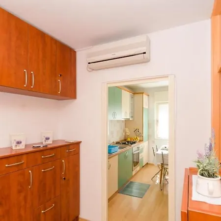 Fiorella- One Bedroom With Terrace And City View