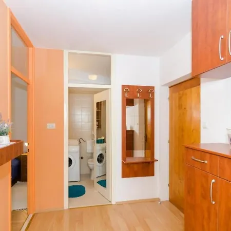 Fiorella- One Bedroom With Terrace And City View דירה דוברובניק