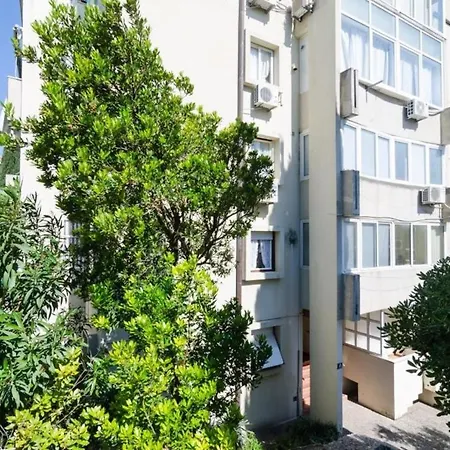 Fiorella- One Bedroom With Terrace And City View Apartman
